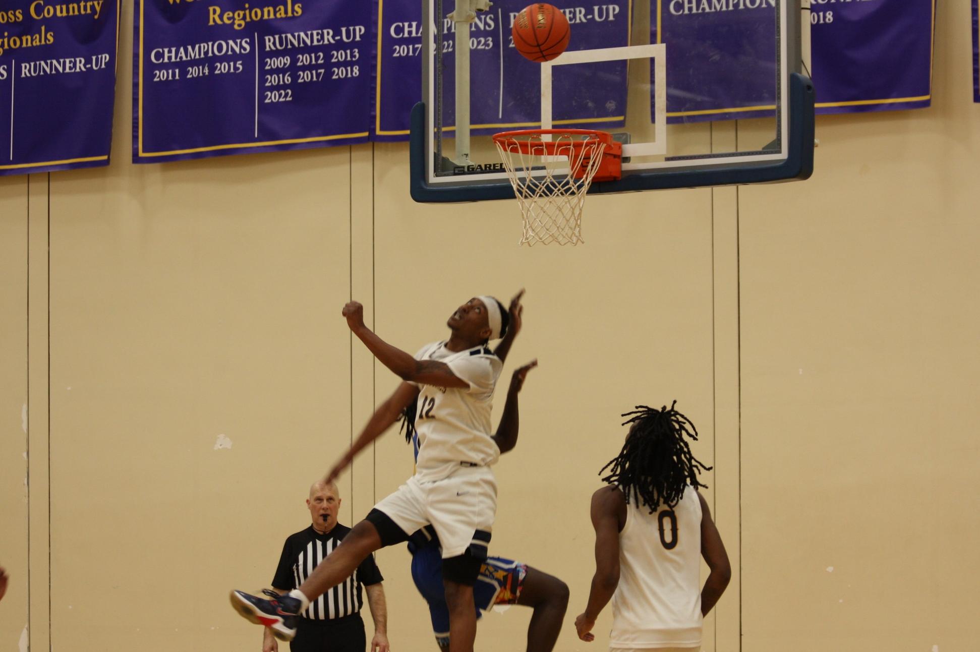 Maxwell and Benejan Each Score 30 In Loss To Hocking College